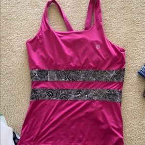 Venus athletic tennis top